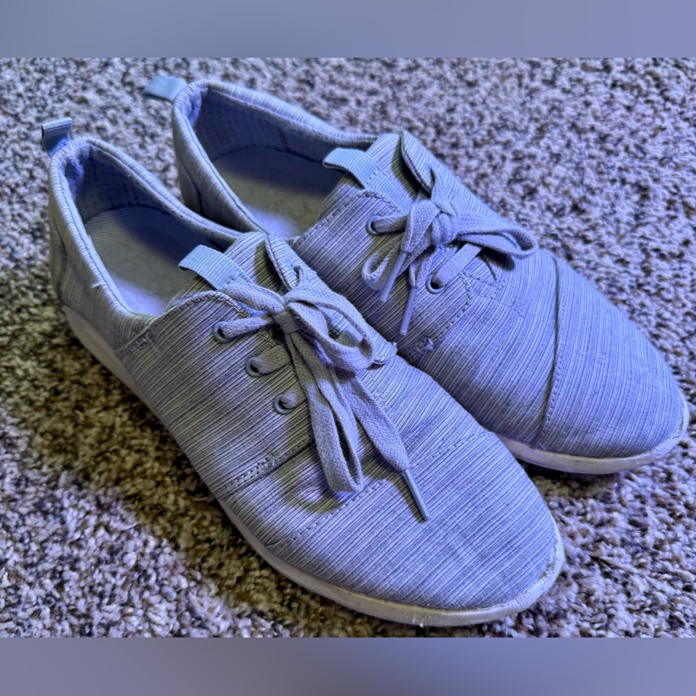Toms Sneakers with Laces